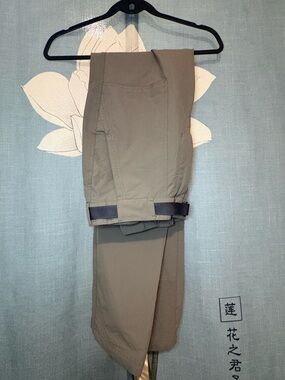 REI Men's Olive/Tan Cargo Pants